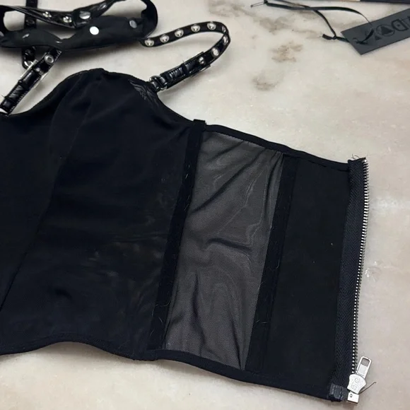 Widow harness spiked top - Picture 8 of 9